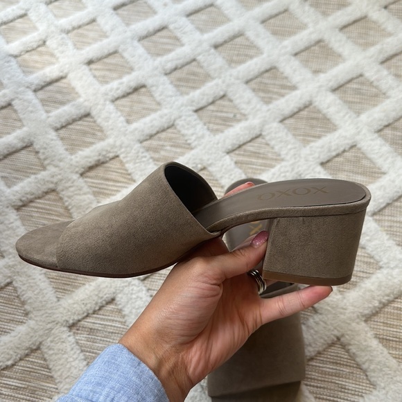 Block Heel - Picture 2 of 8